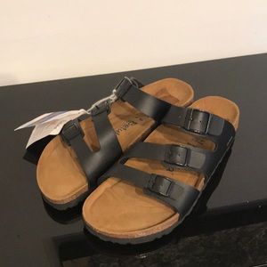 NWT BETULA LEO MULTI STRAP SLIP-ON SANDALS